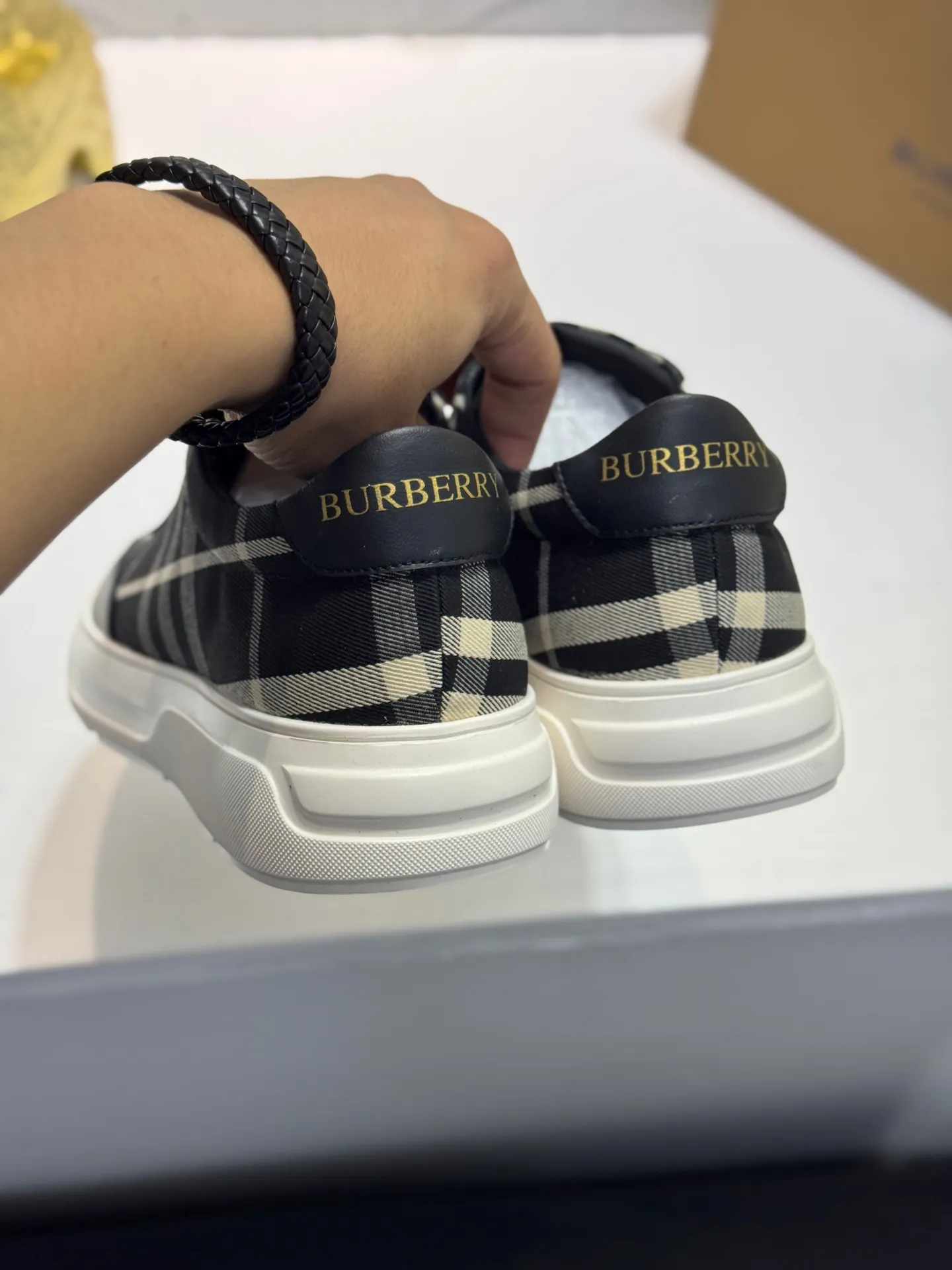 Men's Men's Shoes 💰420 [New Style] 🦑🦑BURBERRY◾▫️The new Burberry men's classic low-top sneakers are reinterpreted with Vintage retro plaid cotton and cowhide material, and are decorated with a new brand logo. Genuine leather lining, wear-resistant and non-slip rubber outsole! Available in multiple colors, a must-have for men. Size: 38-44 (45 customized